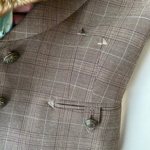 Burgundy plaid designer Blazer with Faux Fur Trim - Picture 13 of 16